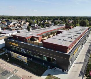 17 prachtige nieuwbouwappartementen incl autostaanplaats en berging boven Jumbo in Heusden

In de zomer van 2021 opende de Nederlandse supermarktketen Jumbo haar 5e Limburgse vestiging langs de Koolmijnlaan in Heusden. Meteen een mooie invulling op de voo