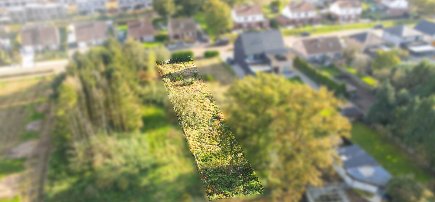 Ter hoogte van de Zandstraat in Koersel ligt deze bouwgrond met vergunde plannen te wachten op een nieuwe eigenaar. Het betreft een stuk grond van 7a85ca voor een half open gezinswoning.

Deze bouwgrond is zeer centraal gelegen. Op een boogscheut van je n