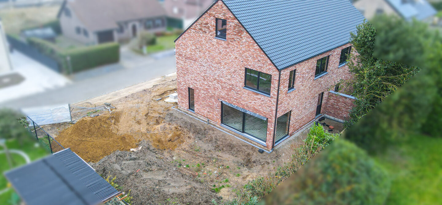 Bij ImmoFusion  7/7 “open huis”  : klik op onze 3D-TOUR.
Ervaar vastgoed alsof je er zelf doorloopt!

Welkom in deze schitterende halfopen BEN-nieuwbouwwoning in Paal, voorzien van 3 slaapkamers met mogelijk tot 4 slaapkamers en grote tuin. Kopen is v