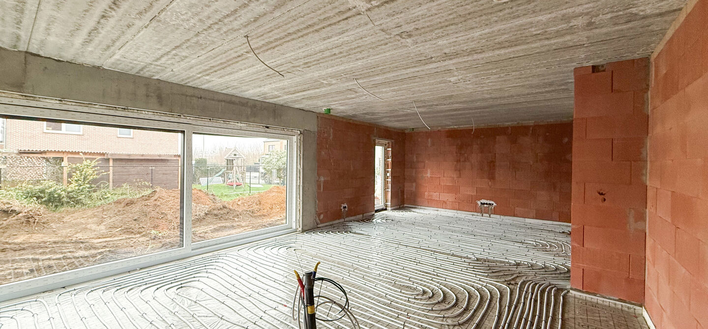 Bij ImmoFusion  7/7 “open huis”  : klik op onze 3D-TOUR.
Ervaar vastgoed alsof je er zelf doorloopt!

Welkom in deze schitterende halfopen BEN-nieuwbouwwoning in Paal, voorzien van 3 slaapkamers met mogelijk tot 4 slaapkamers en grote tuin. Kopen is v