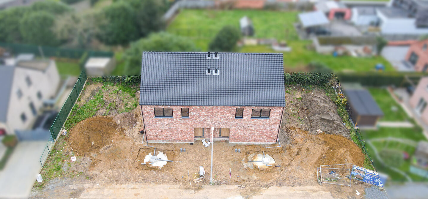 Bij ImmoFusion  7/7 “open huis”  : klik op onze 3D-TOUR.
Ervaar vastgoed alsof je er zelf doorloopt!

Welkom in deze schitterende halfopen BEN-nieuwbouwwoning in Paal, voorzien van 3 slaapkamers met mogelijk tot 4 slaapkamers en grote tuin. Kopen is v