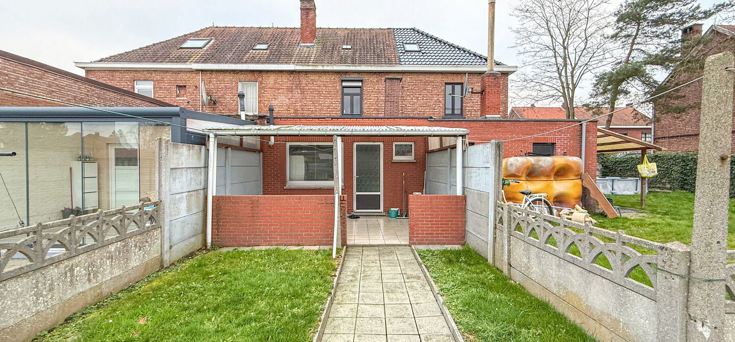 Bij ImmoFusion 7/7 “open huis”: klik op onze 3D-TOUR.
Ervaar vastgoed alsof je er zelf doorloopt!

Stap binnen in deze charmante, volledig opgefriste woning, ideaal gelegen in een rustige woonwijk in Beringen. Met een bewoonbare oppervlakte van 101m²