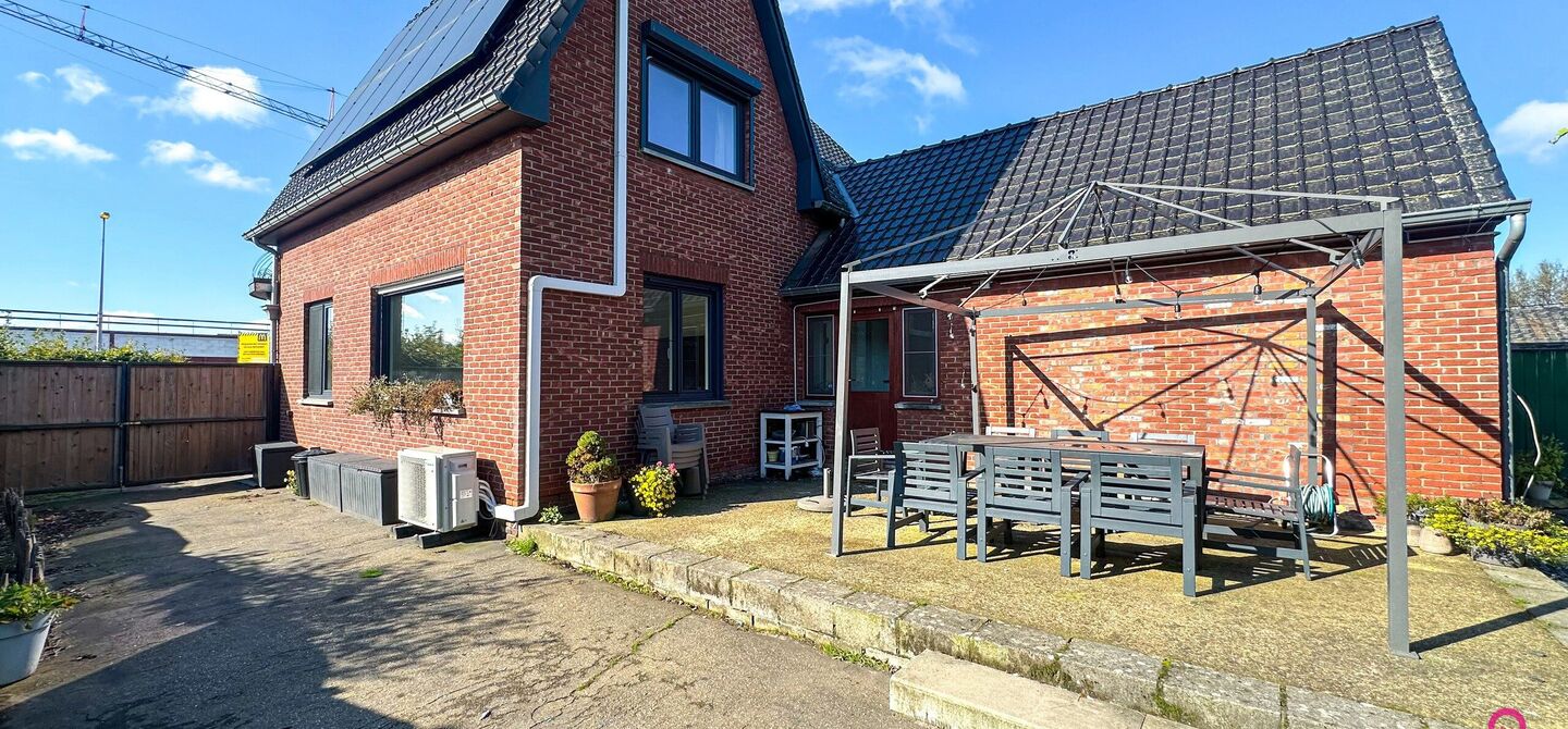 Bij ImmoFusion  7/7 “open huis”  : klik op onze 3D-TOUR.
https://my.matterport.com/models/TbRi7dgsGnH

Deze prachtige, instapklare woning op de Meylandtlaan in Heusden-Zolder biedt comfort en duurzaamheid op een toplocatie. De woning bevindt zich op e