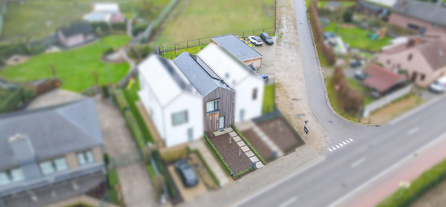 Bij ImmoFusion 7/7 “open huis” : klik op onze 3D-TOUR.
Ervaar vastgoed alsof je er zelf doorloopt!

Welkom in deze gloednieuwe, instapklare woning in de Molemstraat 120B, perfect voor wie houdt van modern wooncomfort gecombineerd met een centrale ligg