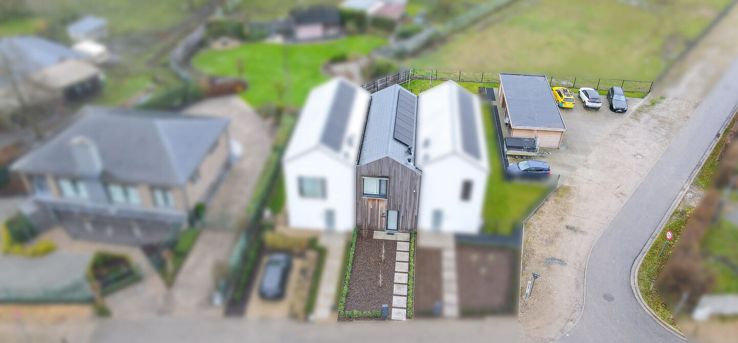 Bij ImmoFusion 7/7 “open huis” : klik op onze 3D-TOUR.
Ervaar vastgoed alsof je er zelf doorloopt!

Welkom in deze gloednieuwe, instapklare woning in de Molemstraat 120B, perfect voor wie houdt van modern wooncomfort gecombineerd met een centrale ligg